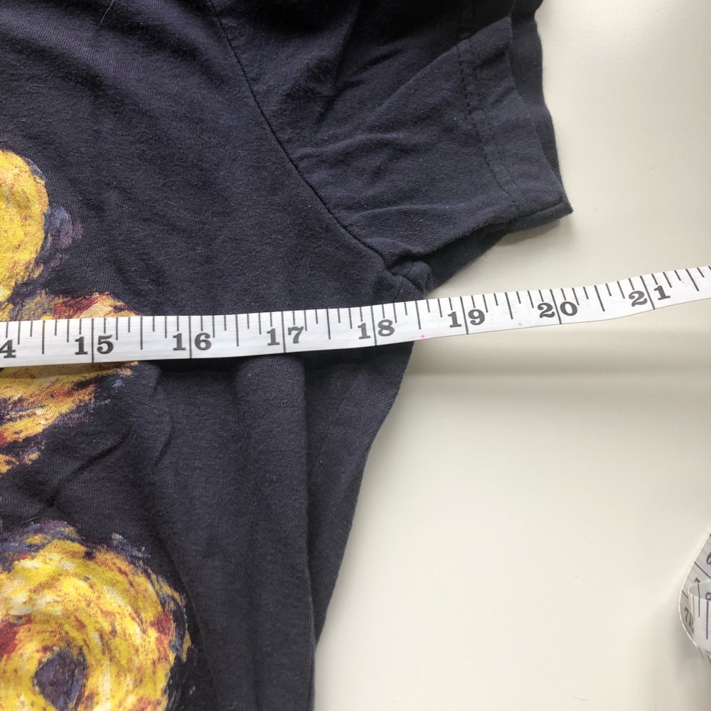 Exploding TARDIS Doctor Who graphic tee - Picture 2 of 3